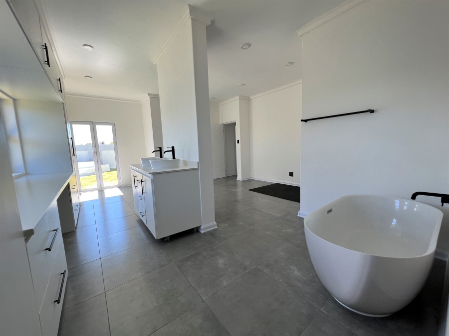 3 Bedroom Property for Sale in Aston Bay Eastern Cape